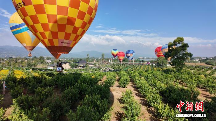 2025年全国热气球精英赛四川金堂站启幕，推动低