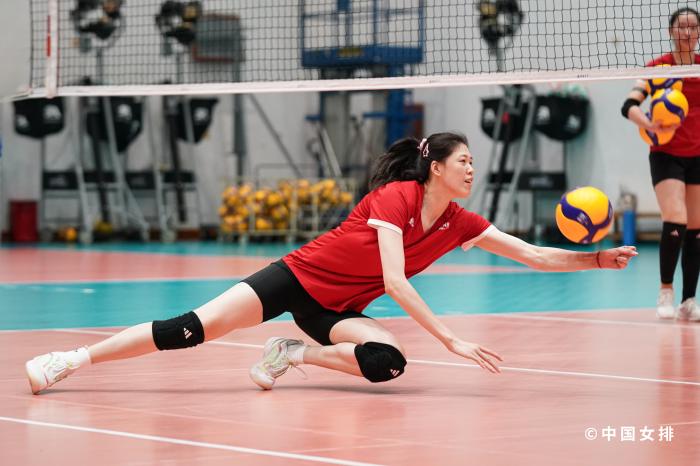 中国女排3比1逆转墨西哥取得世锦赛开门红，展现