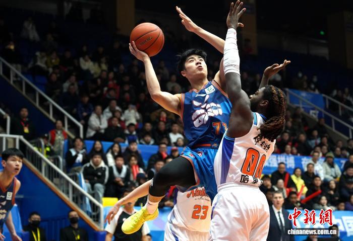 四川男篮全华班迎战新疆惨败 赛季零胜纪录延续