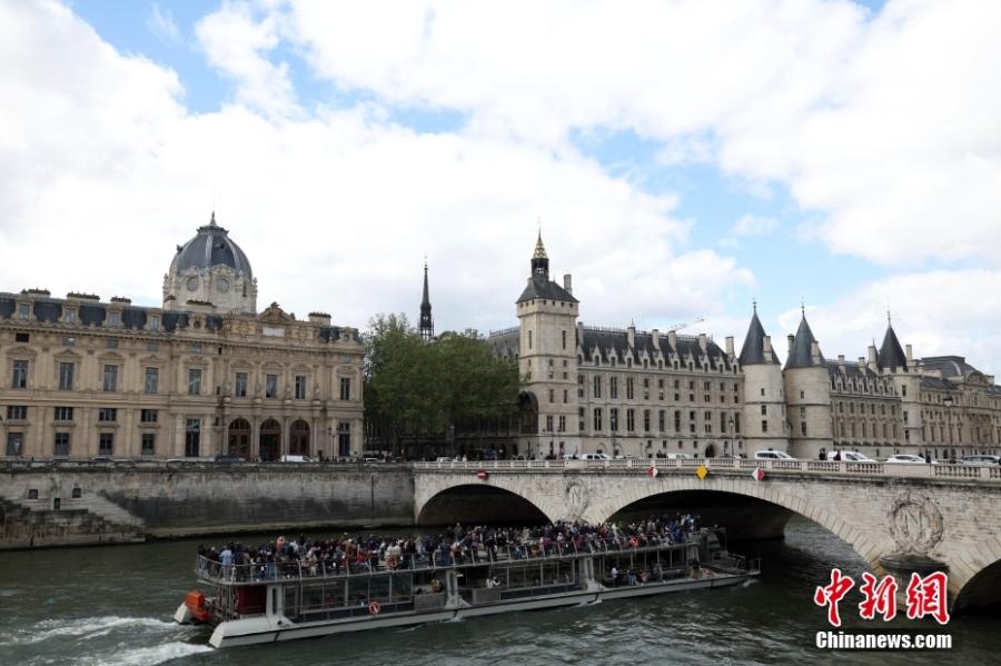 巴黎奥运开幕式塞纳河启航 面临水质高温等多重