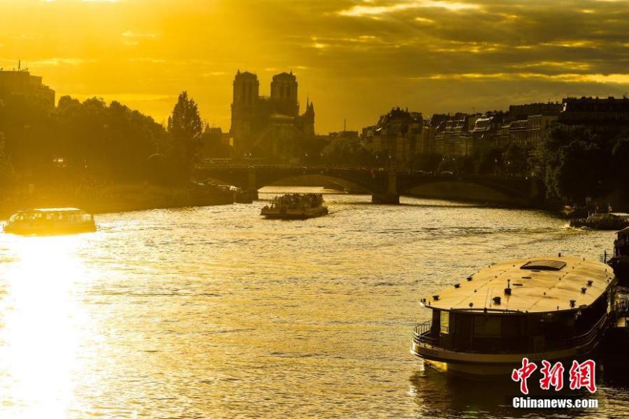 巴黎奥运开幕式塞纳河启航 面临水质高温等多重