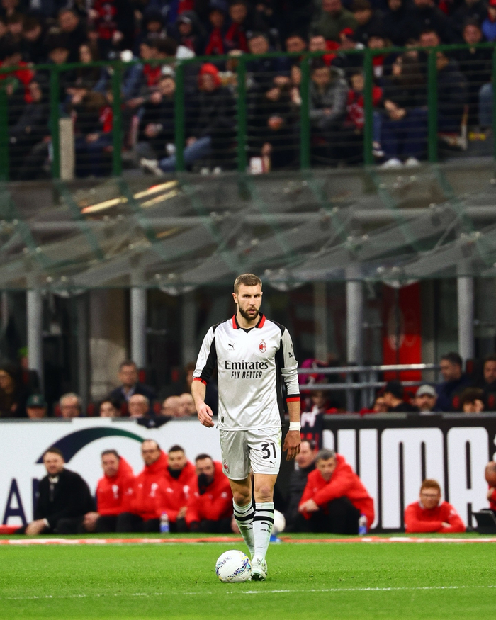 帕夫洛维奇与AC米兰续约至2028年 成为球队未来核