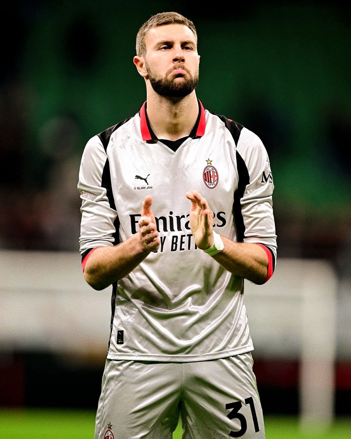 帕夫洛维奇与AC米兰续约至2028年 成为球队未来核