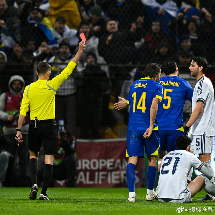 巴斯托尼红牌致意大利点