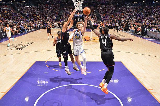 勇士惨败太阳波杰姆斯基23+10成球队亮点