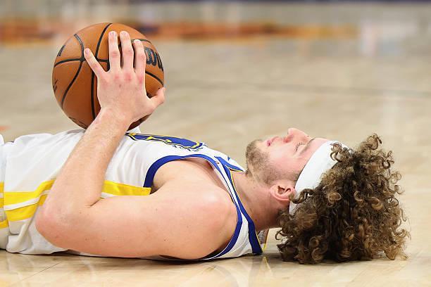 勇士惨败太阳波杰姆斯基23+10成球队亮点